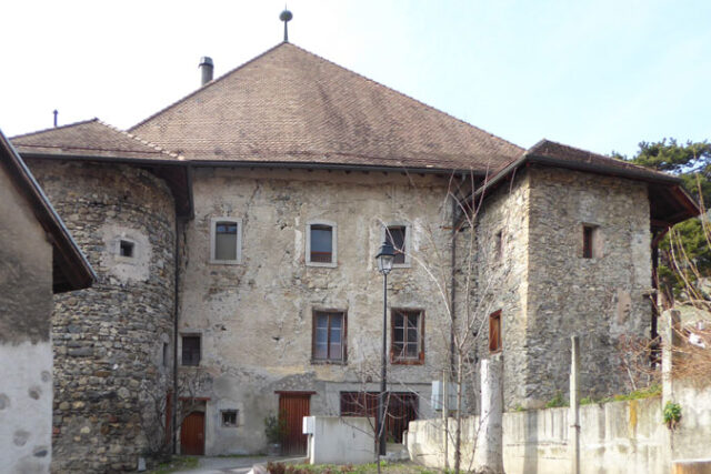 Restauration, conservation, transformation du Château la Roche à Ollon
