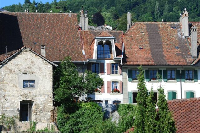 Immeuble privé de trois logements à Rivaz, Vaud
