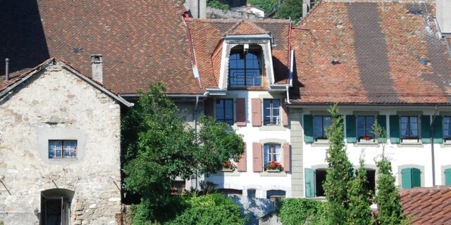 Immeuble privé de trois logements à Rivaz, Vaud